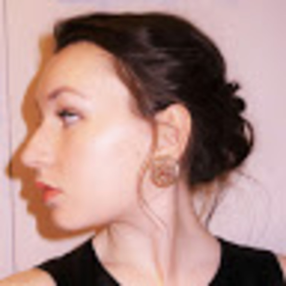 Meet your Posher, Agathe - Picture 1 of 1